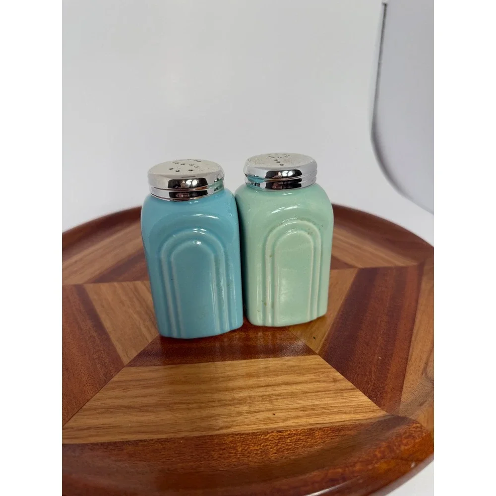 Vintage Art Deco Style Ceramic Salt and Pepper Shakers Pastel Blue Mint Green